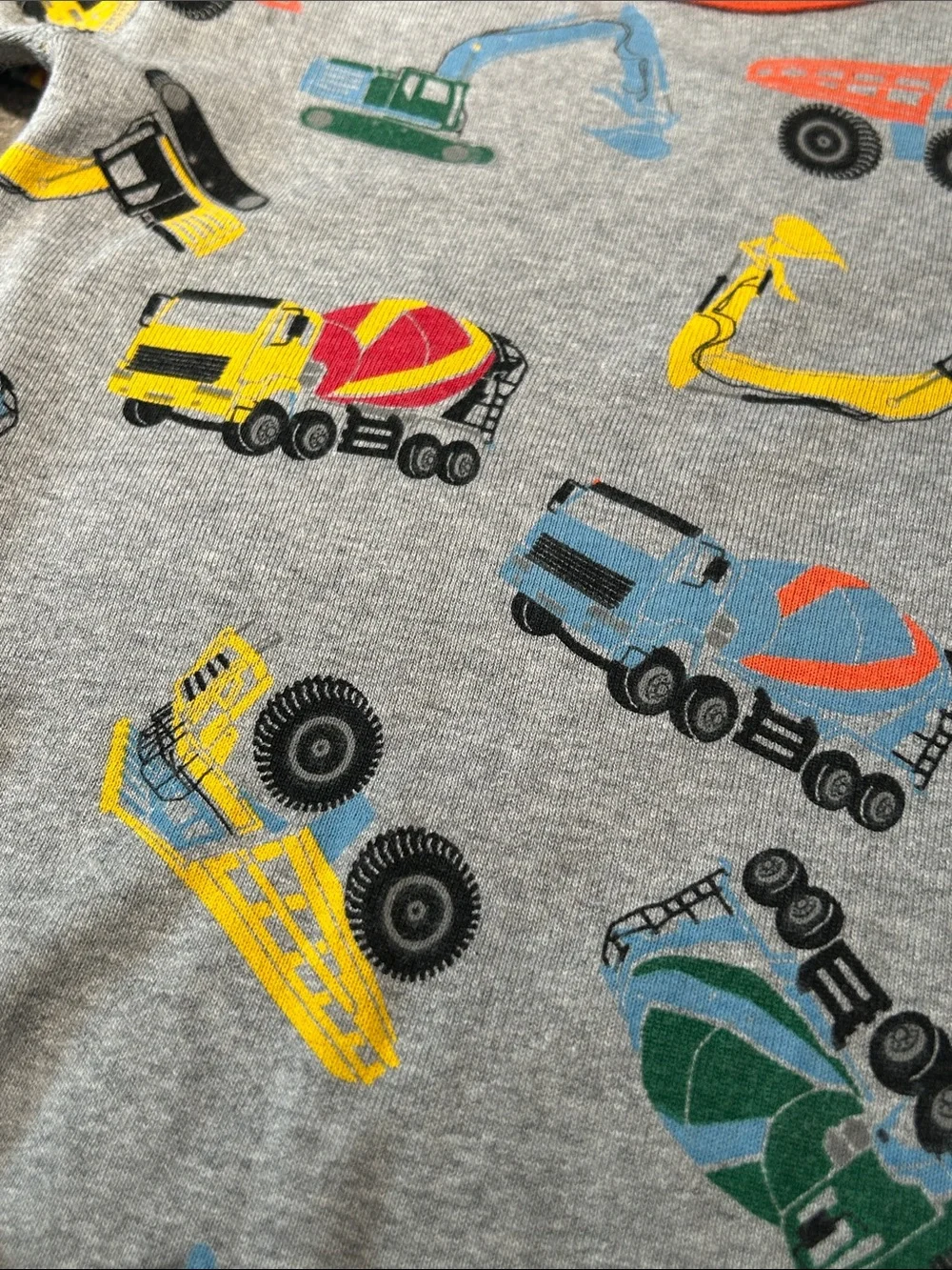 Hanna Andersson Gray Construction Vehicle Pajama Set with Orange Trim